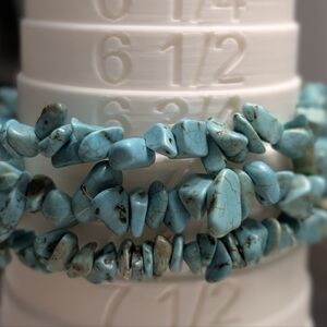 Vintage Turquoise Look Dyed Howlite Chip Bead 3 Strand Stretch Bracelet